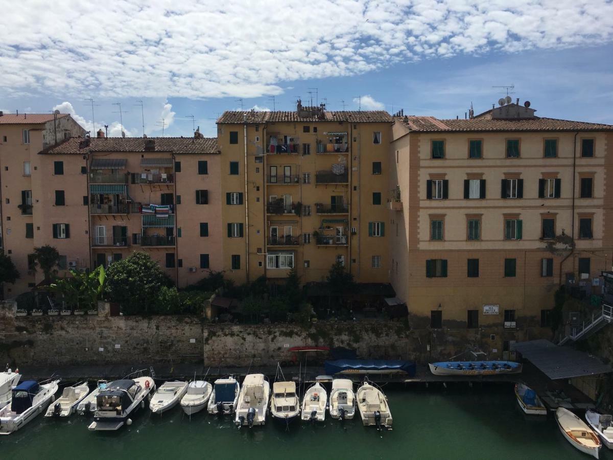 L'Ora Delle Streghe B&B Centralissimo Livorno Kültér fotó