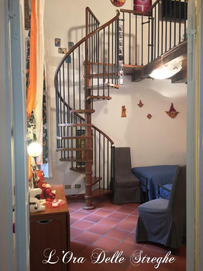 L'Ora Delle Streghe B&B Centralissimo Livorno Kültér fotó